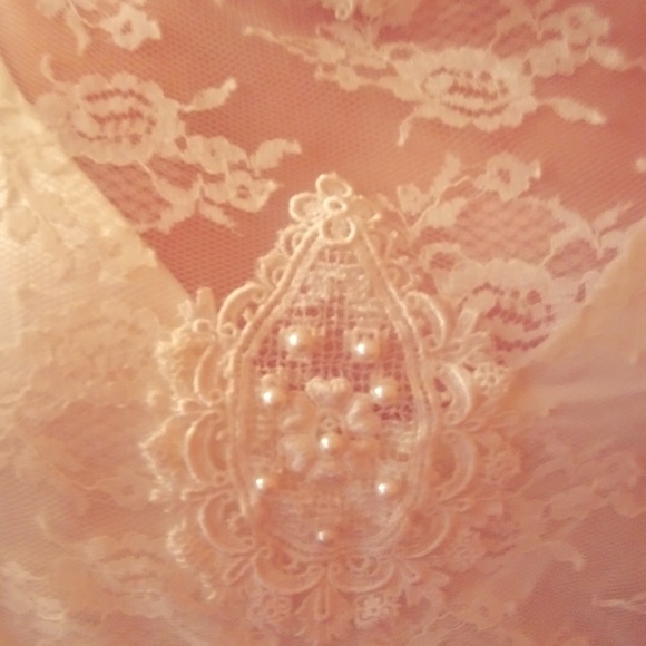 🌹Vintage 👰 Wedding 👗 comes with matching Vail (Petite👰 Brides)
(Size 8p) - Picture 1 of 16